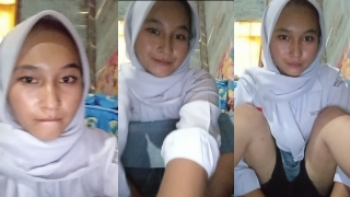 Bokep Sma Jilbab Cantik Sange Colmek Di Kamar