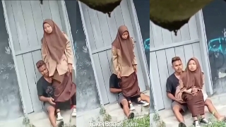 Bokep sma terbaru ngitip abg jilbab pramuka lagi mesum
