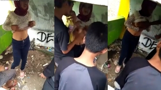 Bokep Sma abg bocil jilab Pamerin Toket Imut ke Kawa kawan