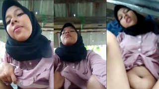 Bokep Sma terbaru abg jilbab bocil Meki Sempit Ngentot Di Gubug